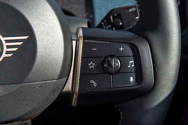 2024 MINI Countryman SE Favoured U25