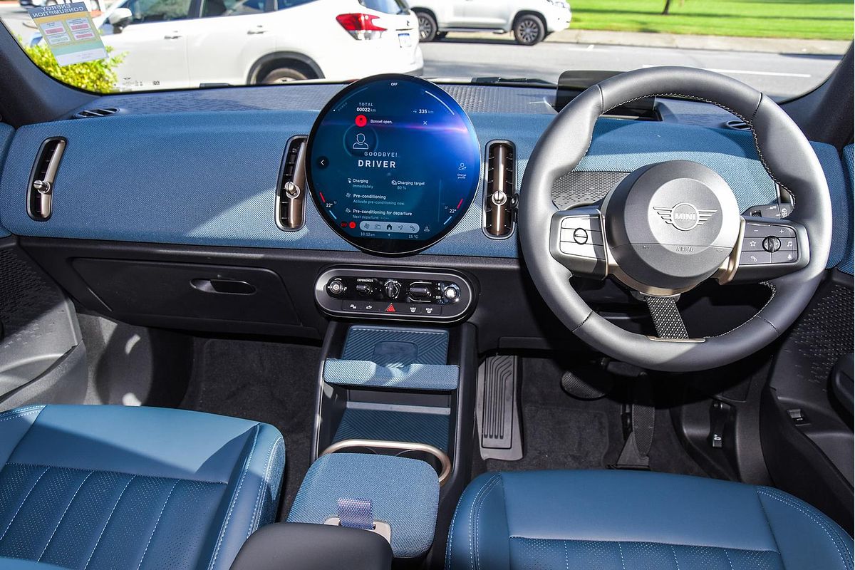 2024 MINI Countryman SE Favoured U25