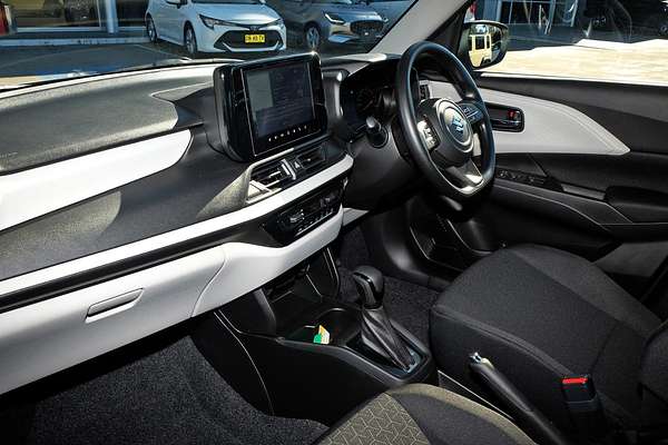 2025 Suzuki Swift Hybrid UZ