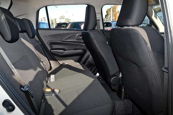 2025 Suzuki Swift Hybrid UZ