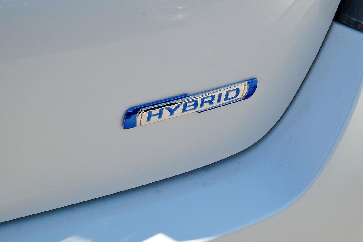 2025 Suzuki Swift Hybrid UZ