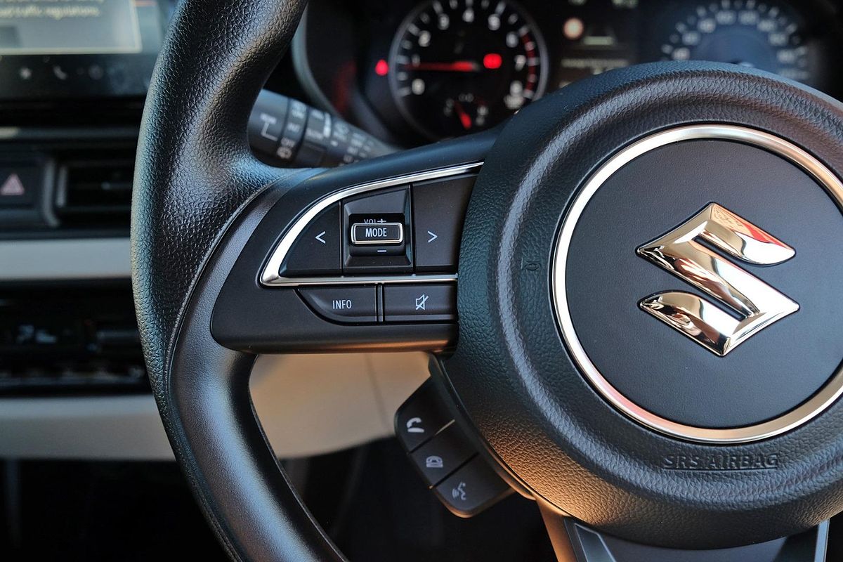 2024 Suzuki Swift Hybrid UZ
