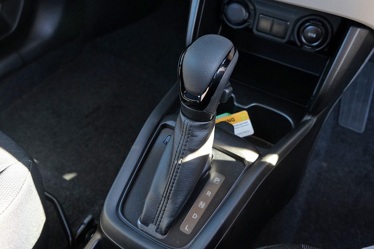 2024 Suzuki Swift Hybrid UZ