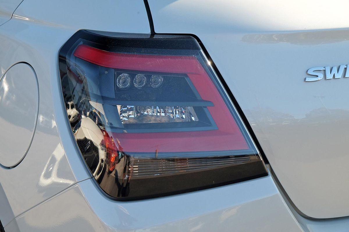 2024 Suzuki Swift Hybrid UZ