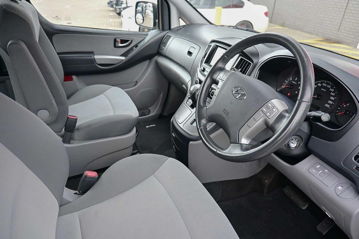 2017 Hyundai iMax TQ3-W Series II