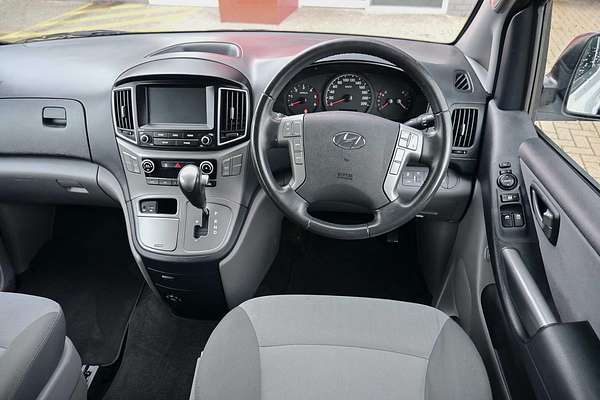 2017 Hyundai iMax TQ3-W Series II