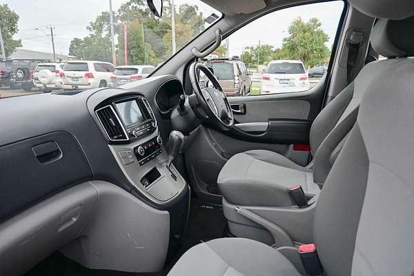 2017 Hyundai iMax TQ3-W Series II