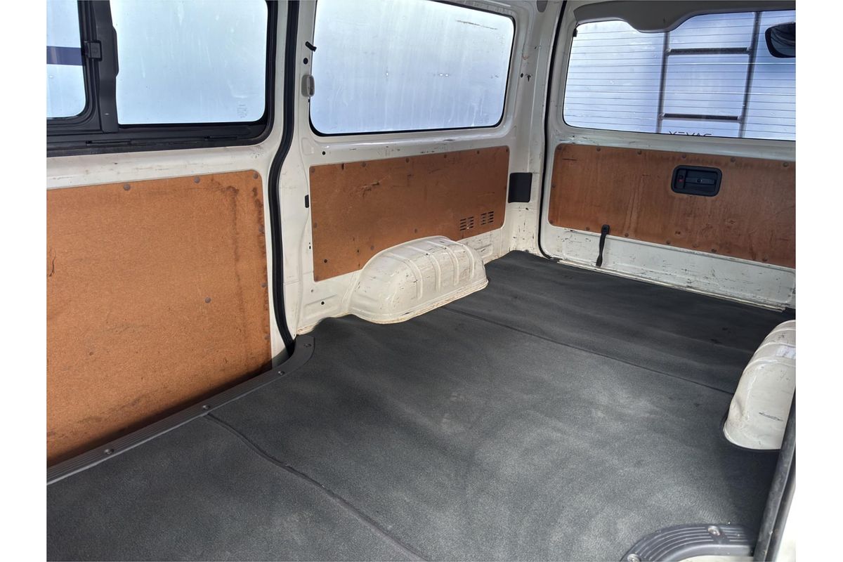 2017 Toyota Hiace DX 4WD