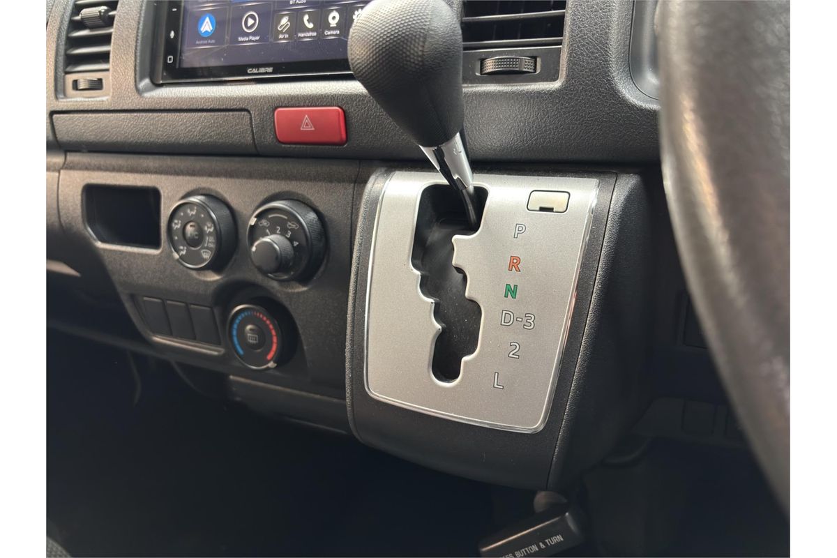 2017 Toyota Hiace DX 4WD