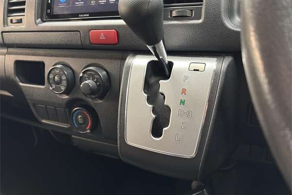 2017 Toyota Hiace DX 4WD
