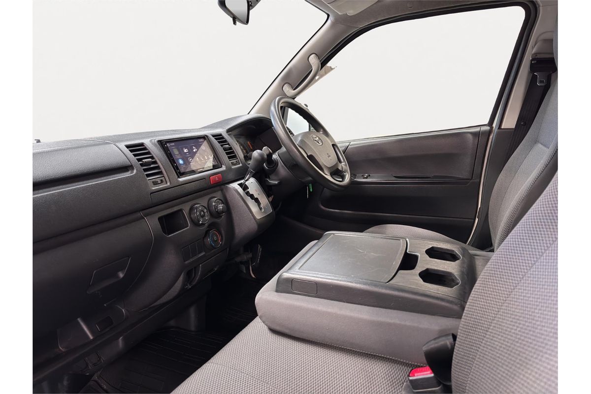 2017 Toyota Hiace DX 4WD