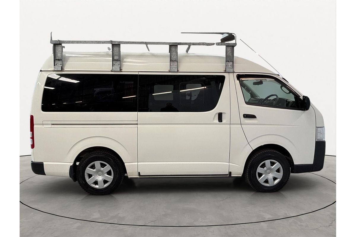 2017 Toyota Hiace DX 4WD