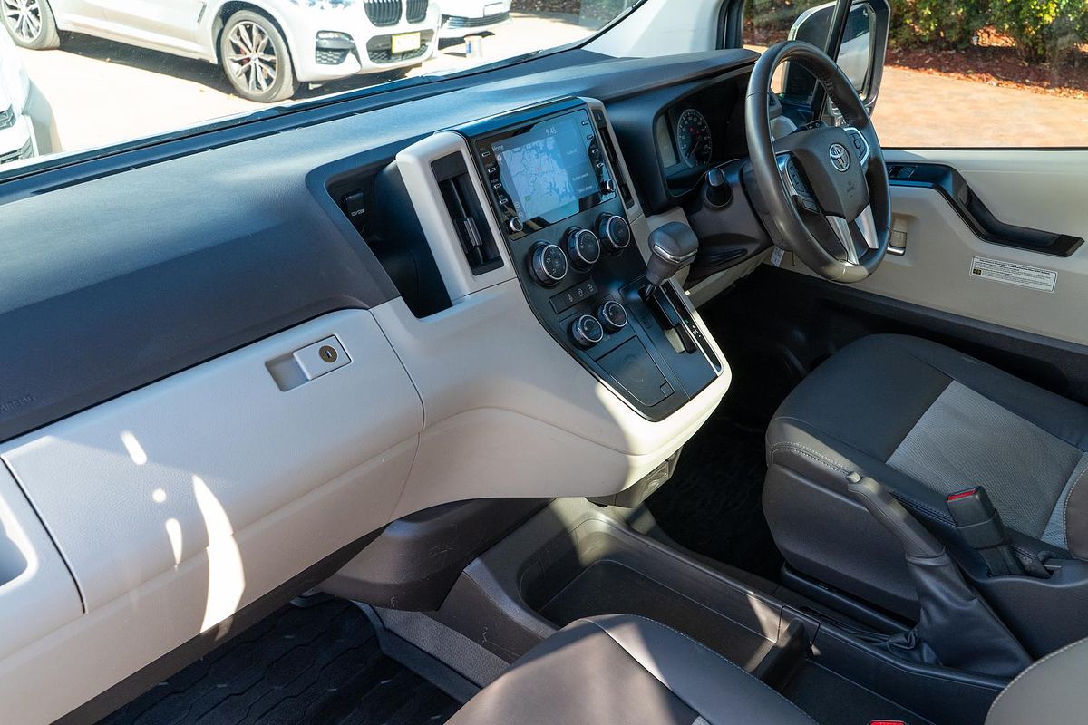 2020 Toyota Hiace Commuter GL GDH322R
