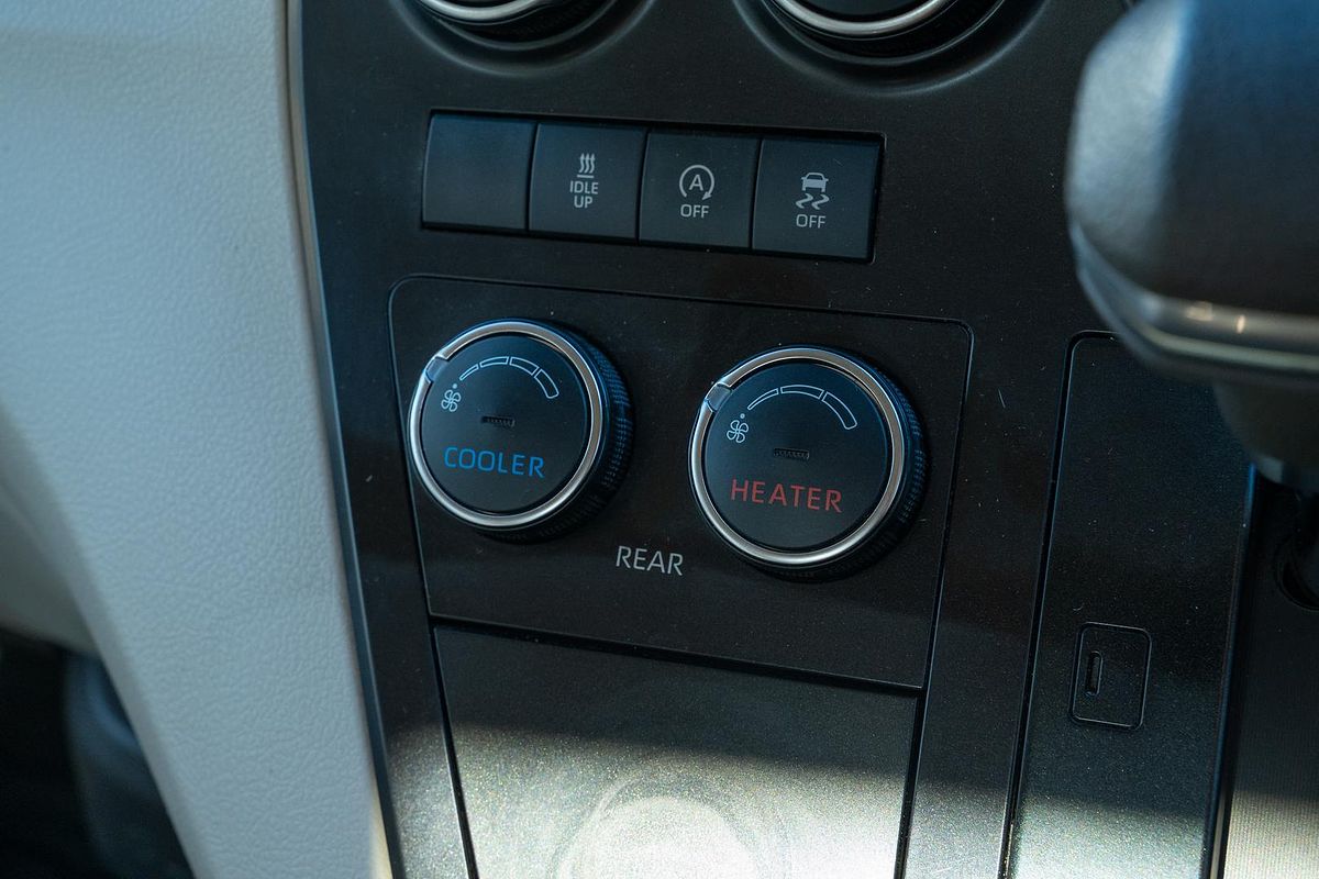2020 Toyota Hiace Commuter GL GDH322R
