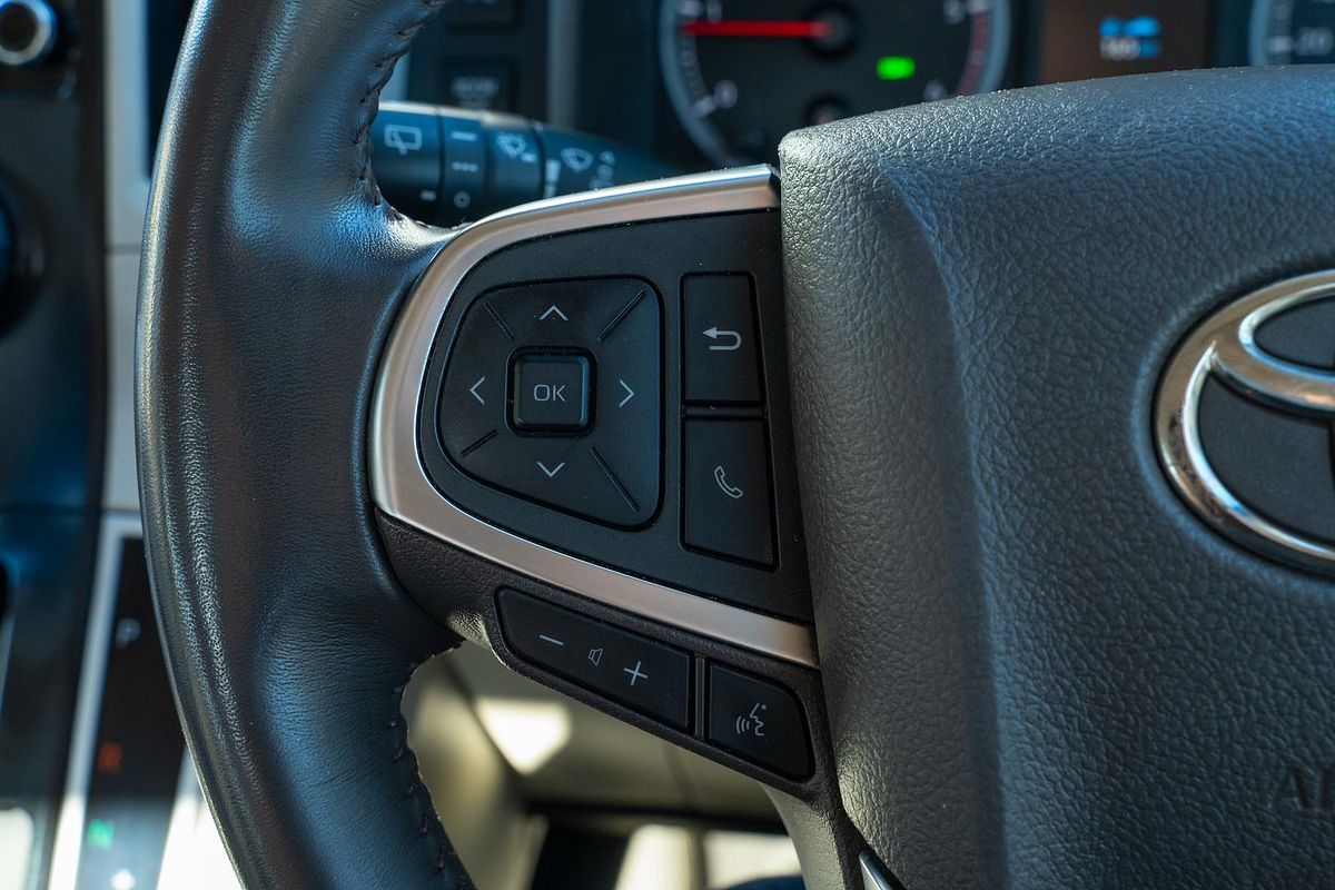 2020 Toyota Hiace Commuter GL GDH322R