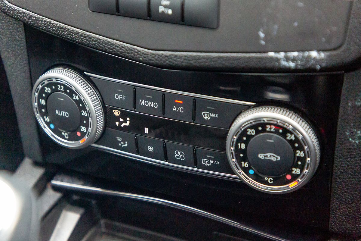 2011 Mercedes-Benz 200 CGI W204 MY10 Upgrade