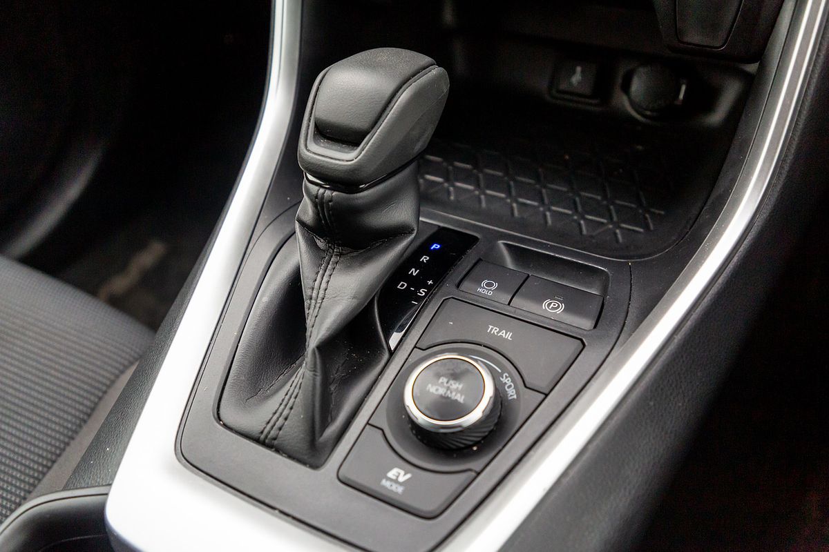2020 Toyota RAV4 GX AXAH54R