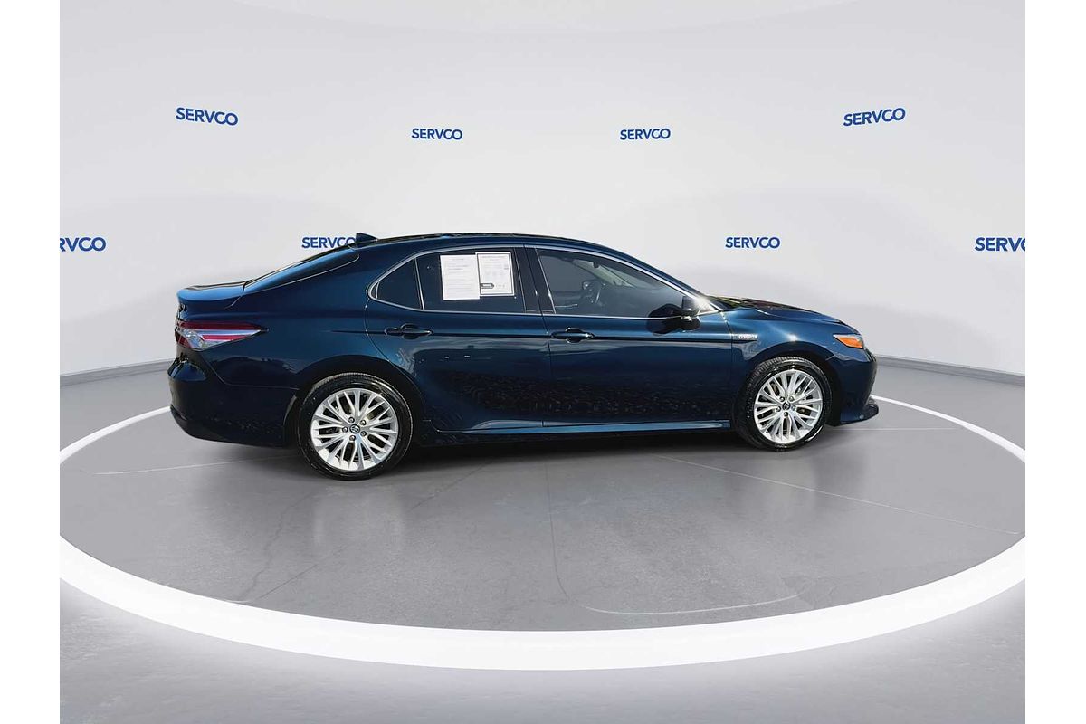 2020 Toyota Camry Hybrid XLE