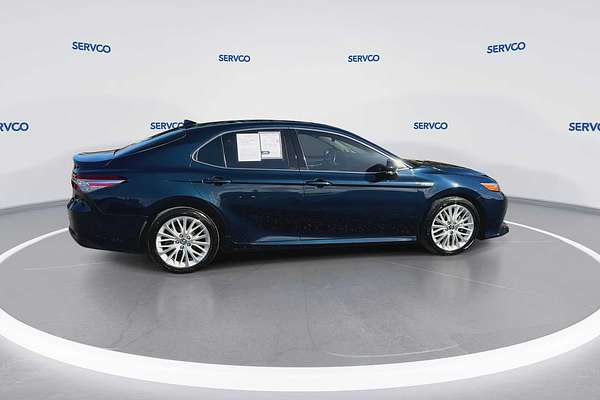 2020 Toyota Camry Hybrid XLE