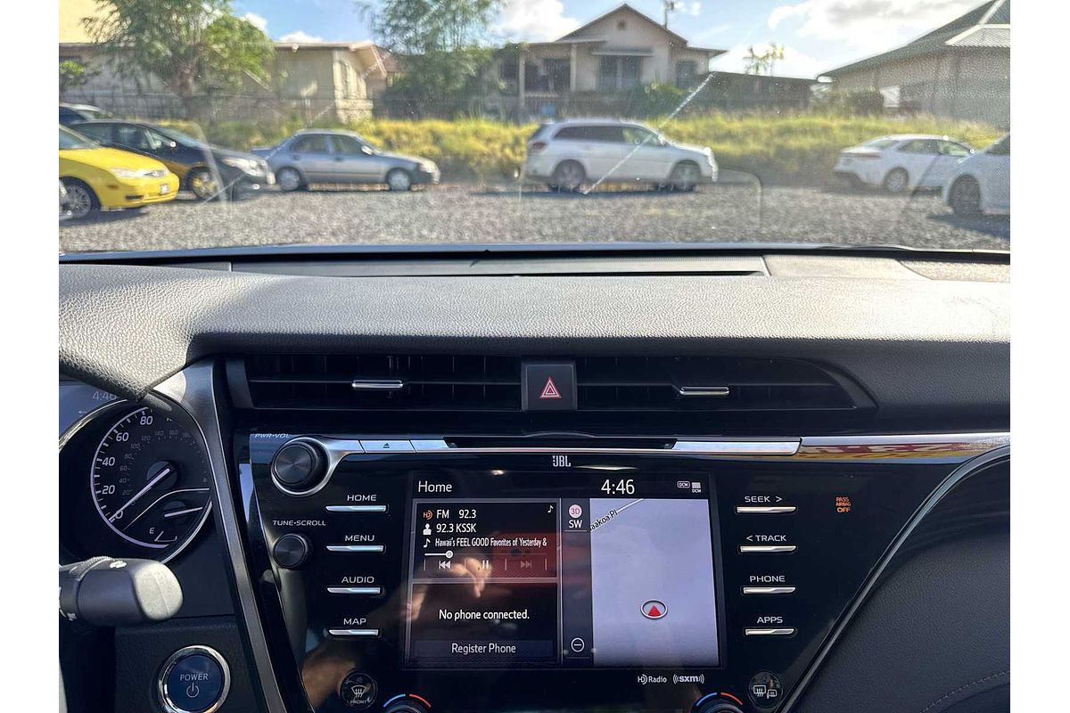 2020 Toyota Camry Hybrid XLE