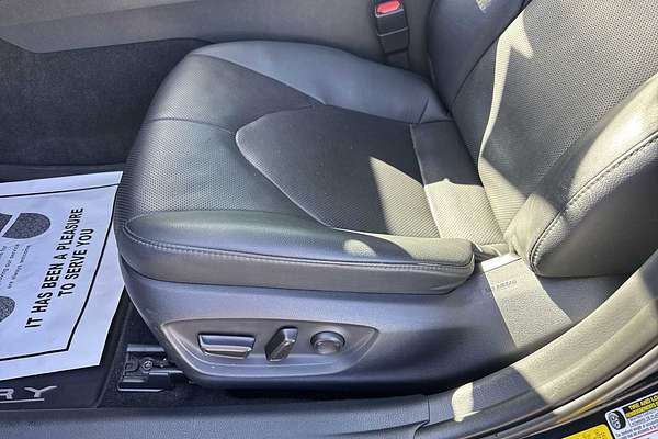 2020 Toyota Camry Hybrid XLE