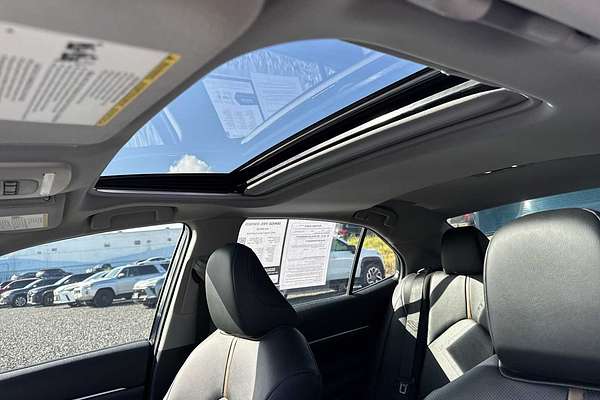 2020 Toyota Camry Hybrid XLE