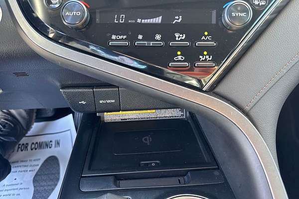 2020 Toyota Camry Hybrid XLE