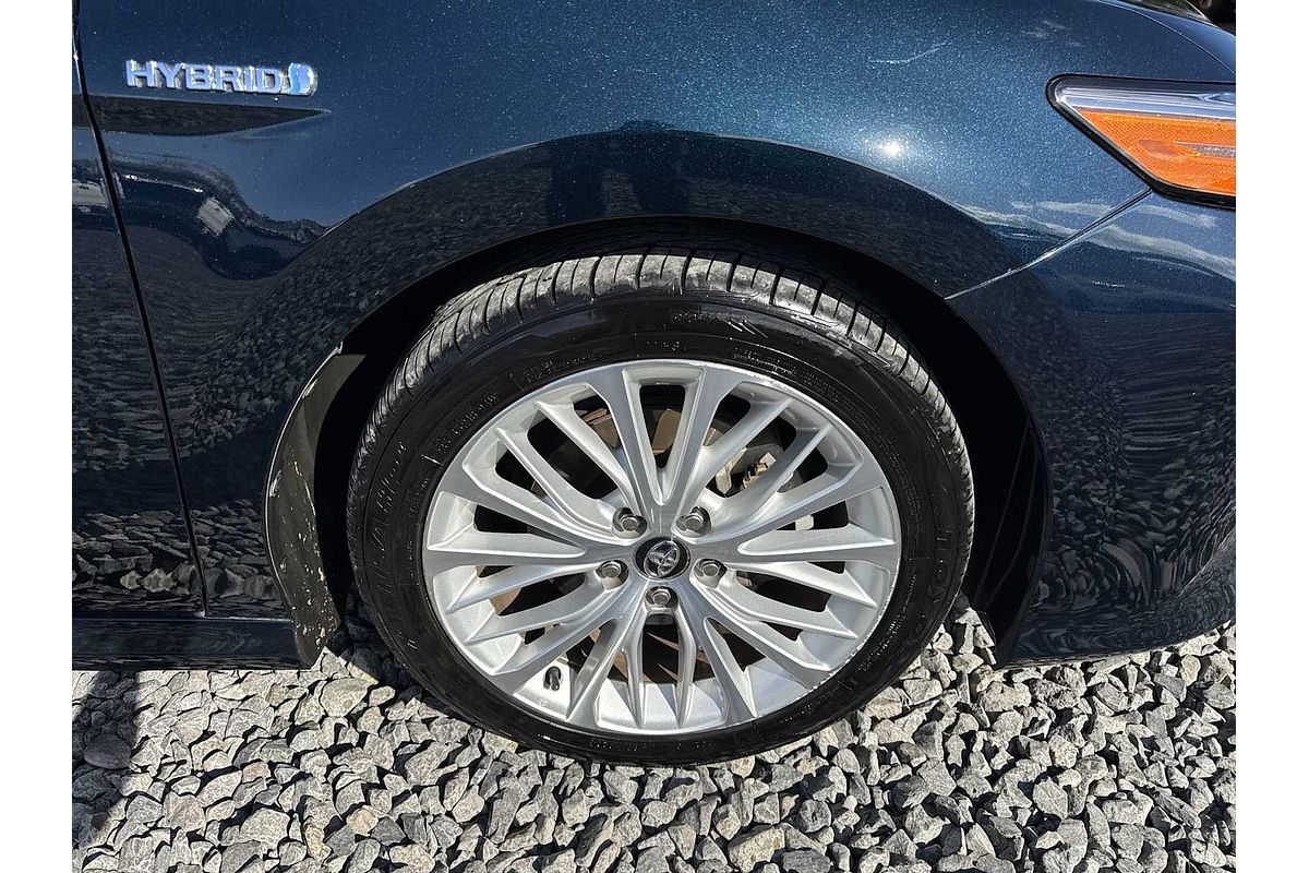 2020 Toyota Camry Hybrid XLE