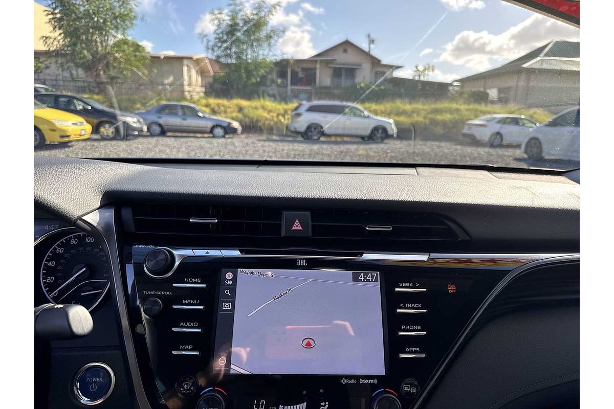 2020 Toyota Camry Hybrid XLE