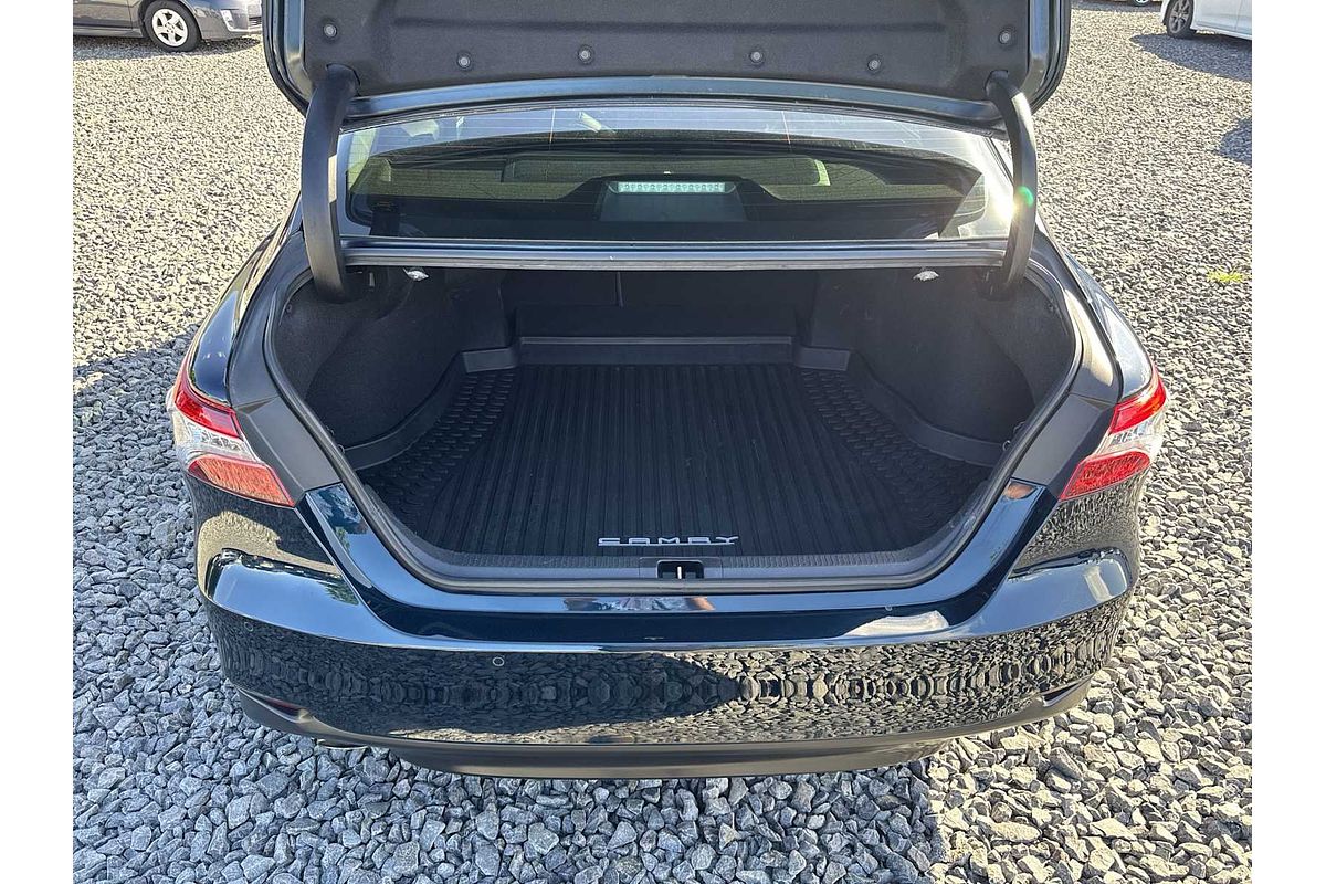 2020 Toyota Camry Hybrid XLE