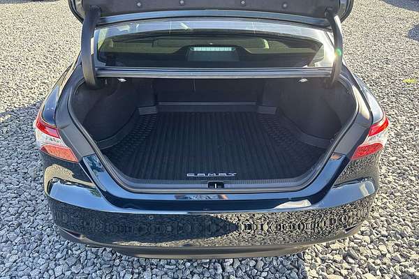 2020 Toyota Camry Hybrid XLE