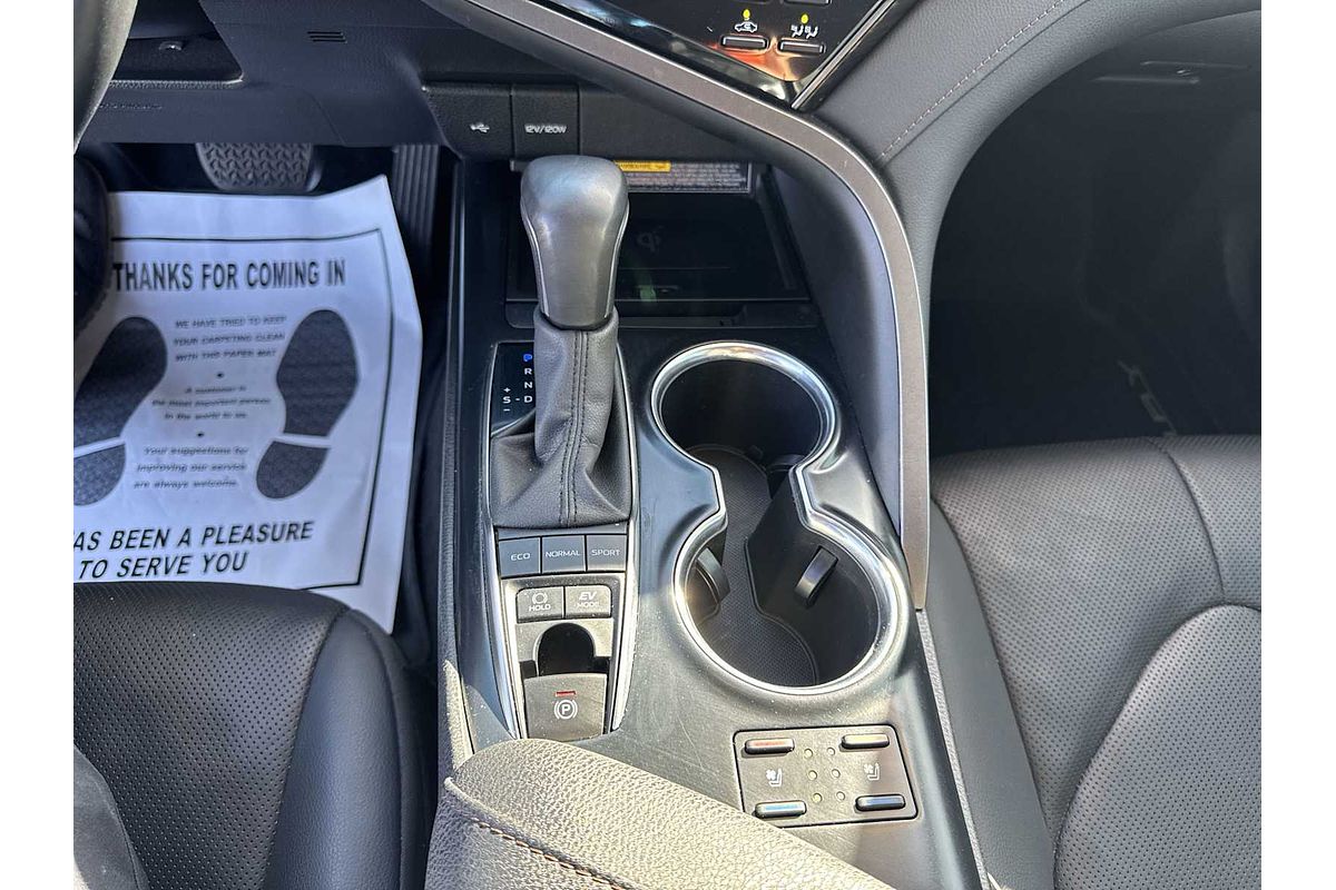 2020 Toyota Camry Hybrid XLE