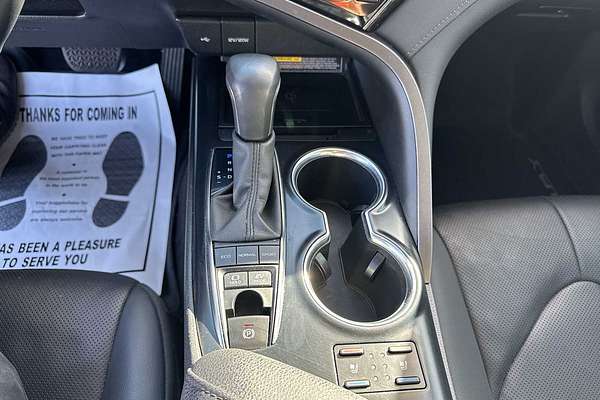 2020 Toyota Camry Hybrid XLE