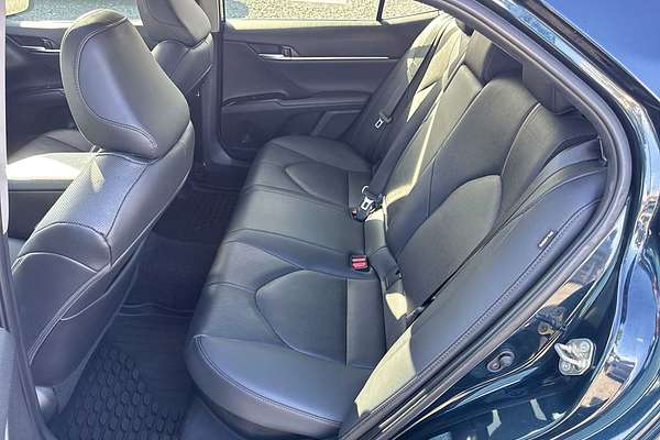 2020 Toyota Camry Hybrid XLE