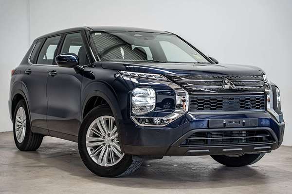 2023 Mitsubishi Outlander ES ZM