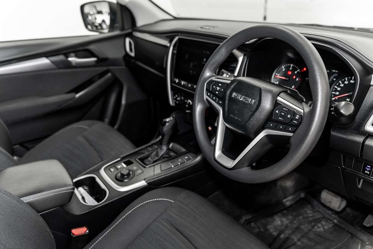 2021 Isuzu MU-X LS-M