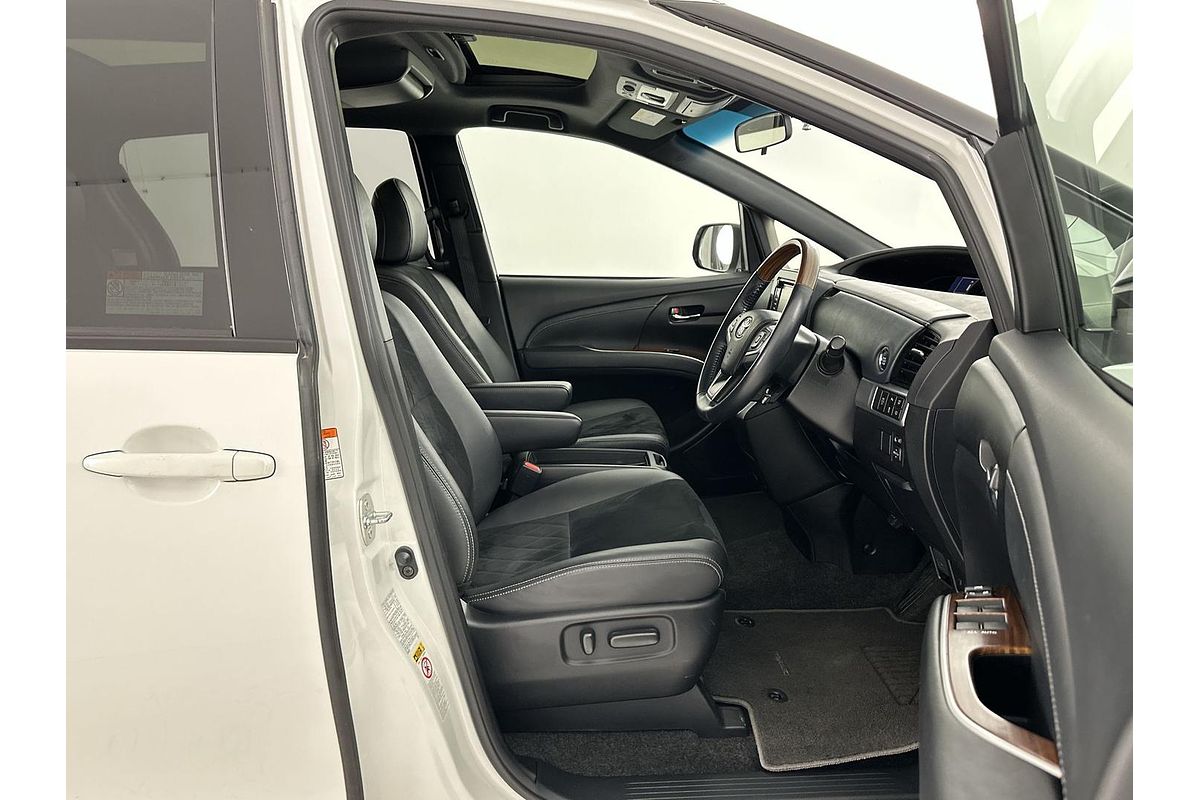 2018 Toyota Tarago Ultima GSR50R