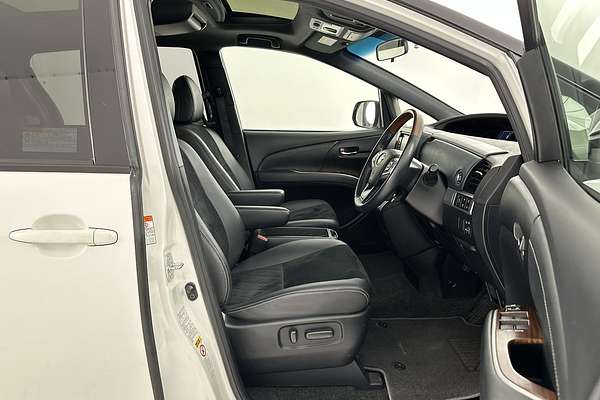 2018 Toyota Tarago Ultima GSR50R