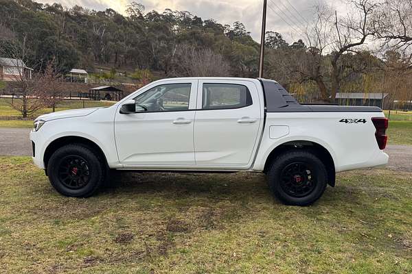 2024 Isuzu D-MAX LS-M  4X4