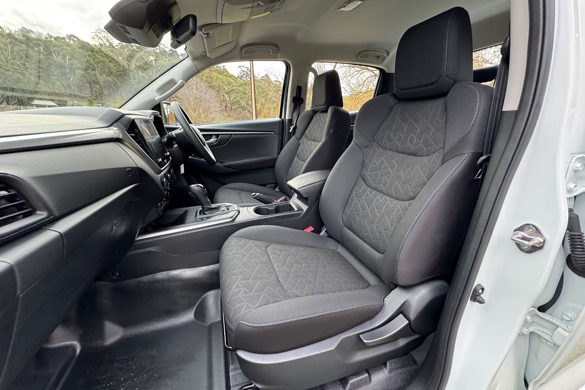 2024 Isuzu D-MAX LS-M  4X4