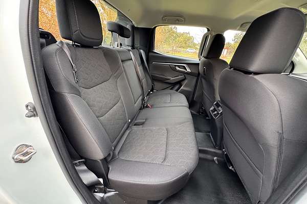 2024 Isuzu D-MAX LS-M  4X4