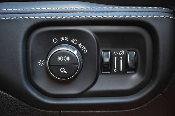 2025 RAM 1500 Laramie Sport Hurricane SO RamBox DT 4X4 SWB