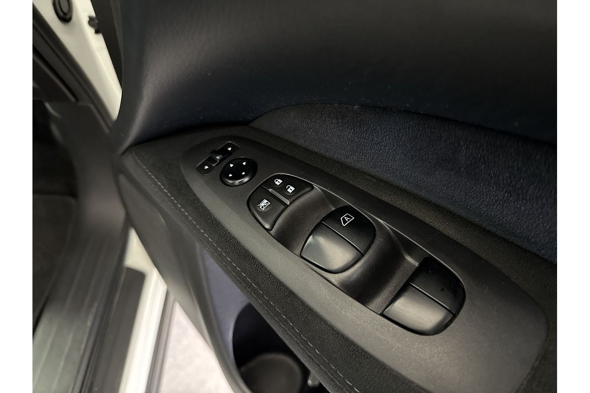 2014 Nissan Pathfinder ST R52