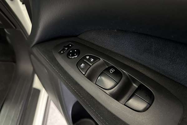 2014 Nissan Pathfinder ST R52