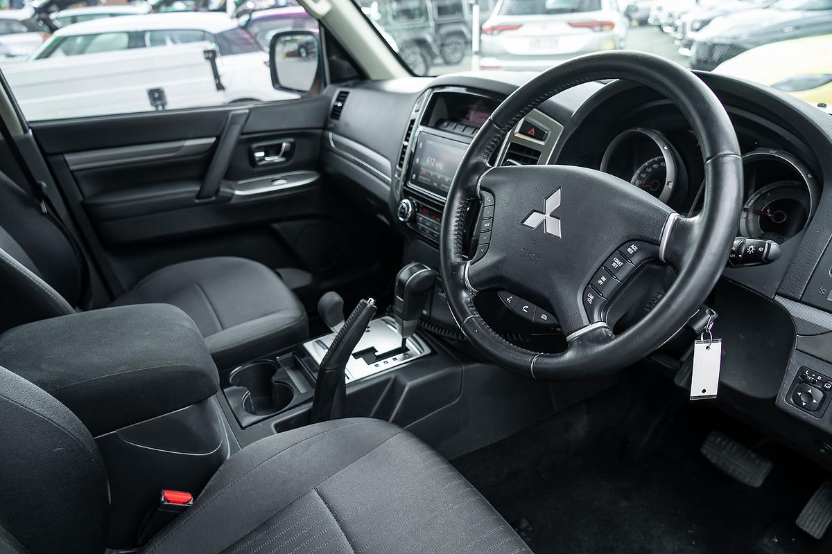 2020 Mitsubishi Pajero GLX NX
