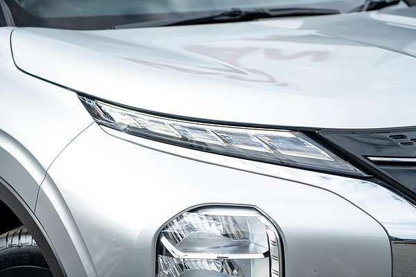 2022 Mitsubishi Outlander ES ZM