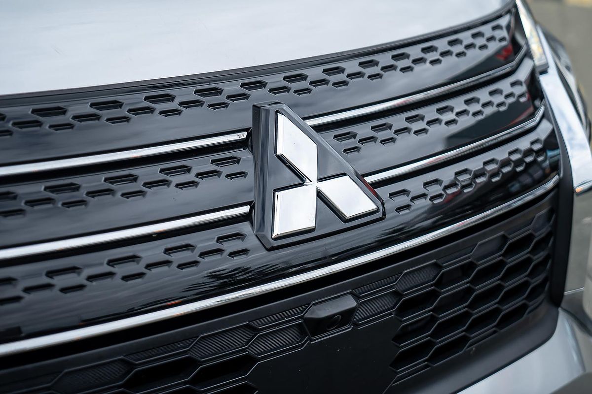 2022 Mitsubishi Outlander ES ZM
