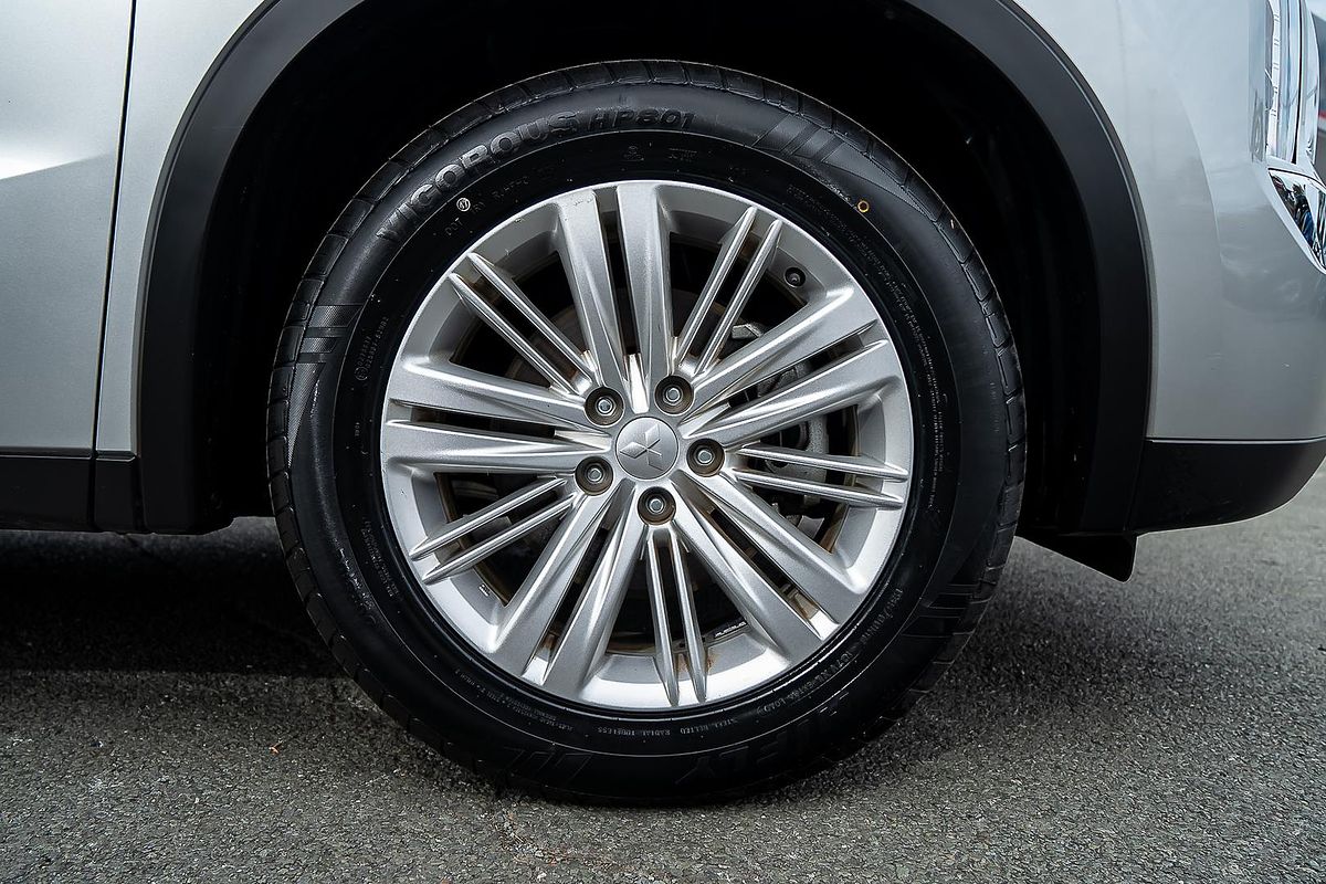 2022 Mitsubishi Outlander ES ZM