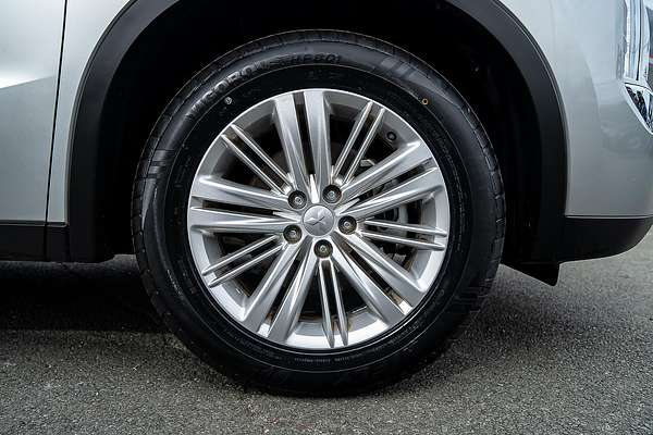 2022 Mitsubishi Outlander ES ZM