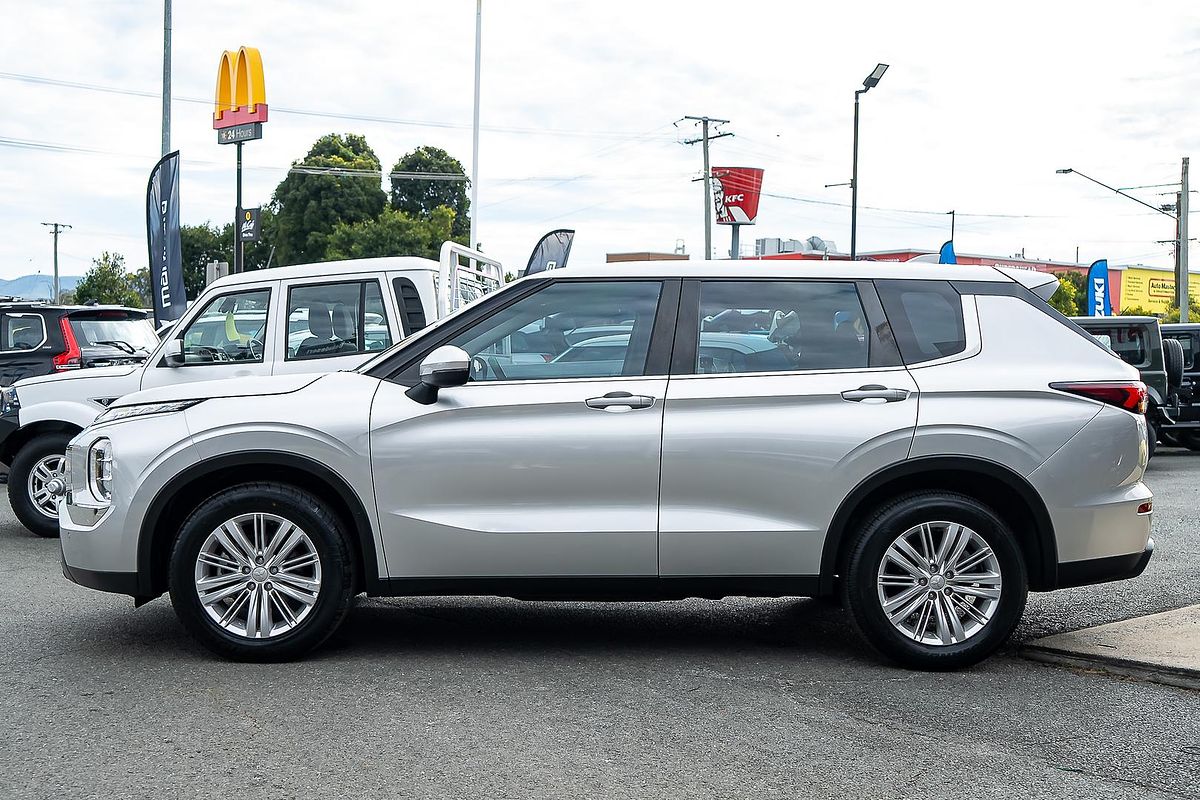 2022 Mitsubishi Outlander ES ZM